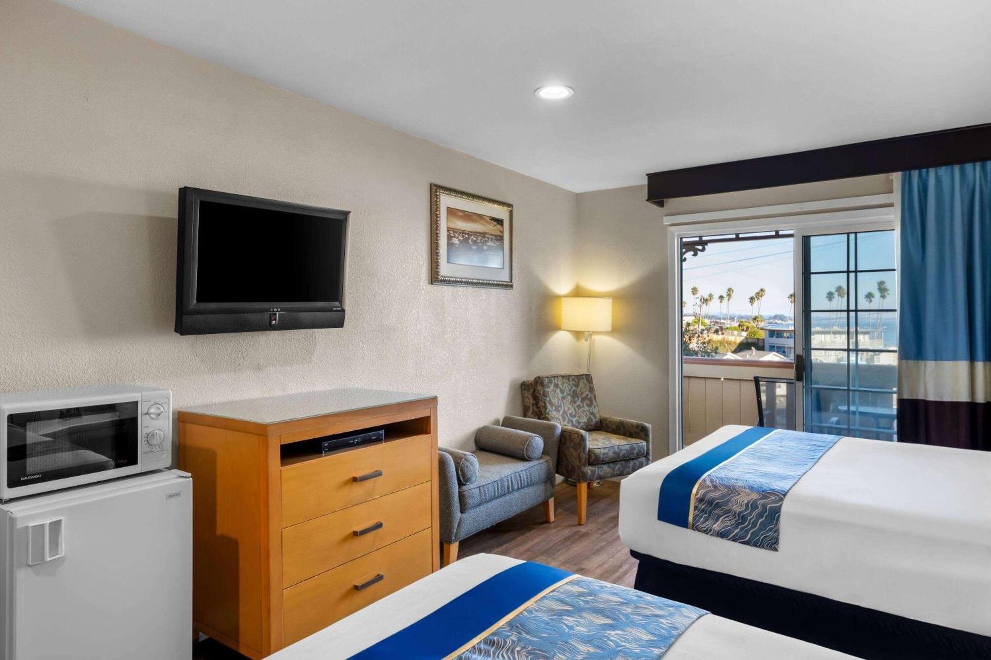 Howard Johnson By Wyndham Santa Cruz Beach Boardwalk Exterior foto