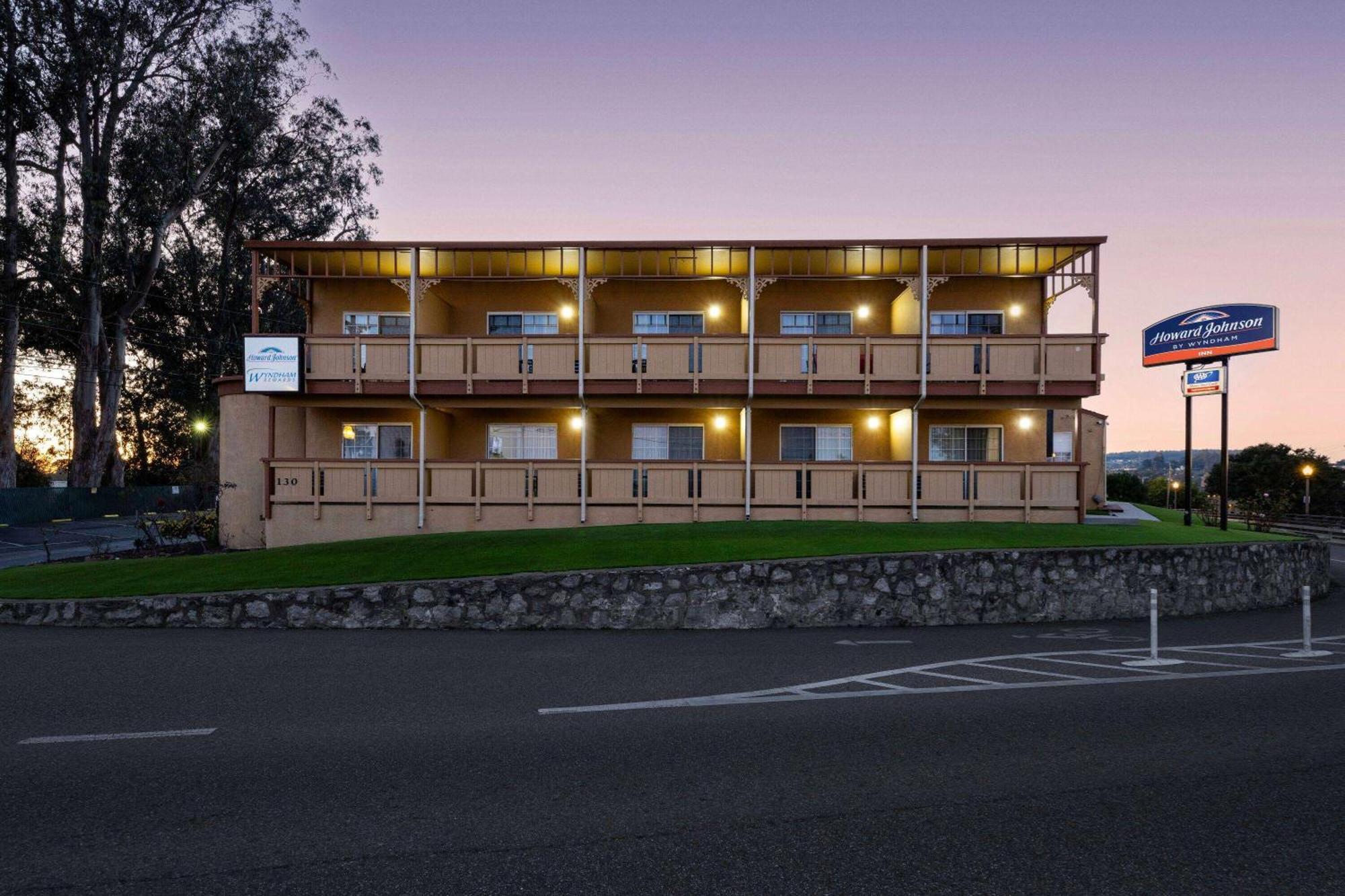 Howard Johnson By Wyndham Santa Cruz Beach Boardwalk Exterior foto