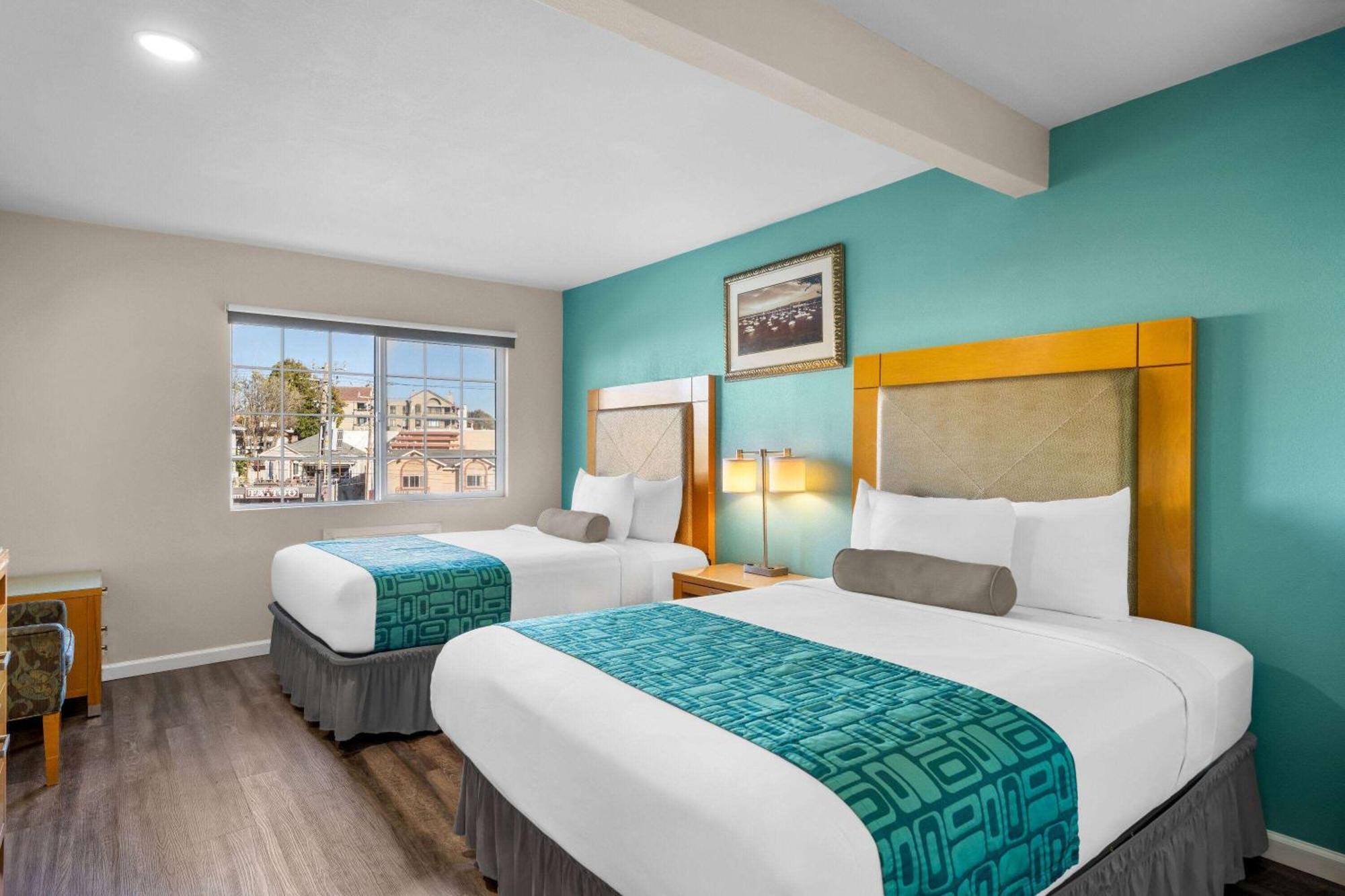 Howard Johnson By Wyndham Santa Cruz Beach Boardwalk Exterior foto